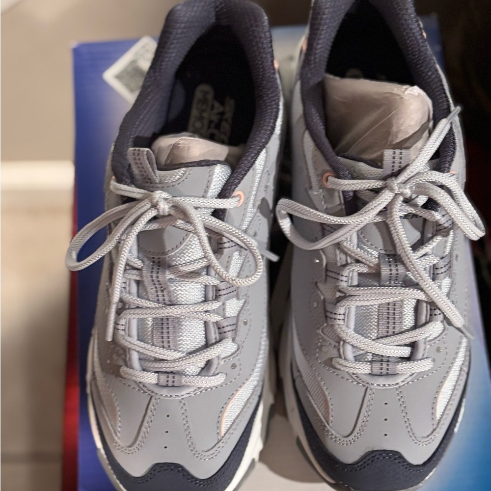 Skechers